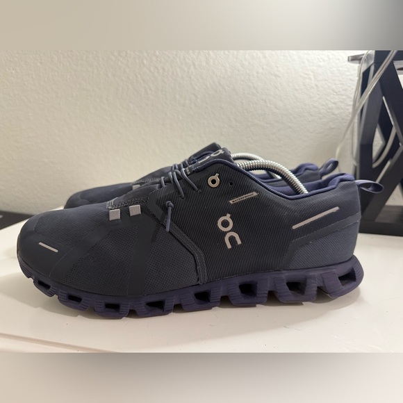 On cloud 5 waterproof Men's Dark Blue Sneakers - Picture 4 of 9